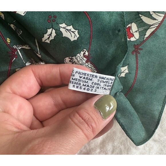 Old Navy Old Fashioned Vintage Style Christmas Holiday Square Satin Scarf Green - Picture 8 of 9